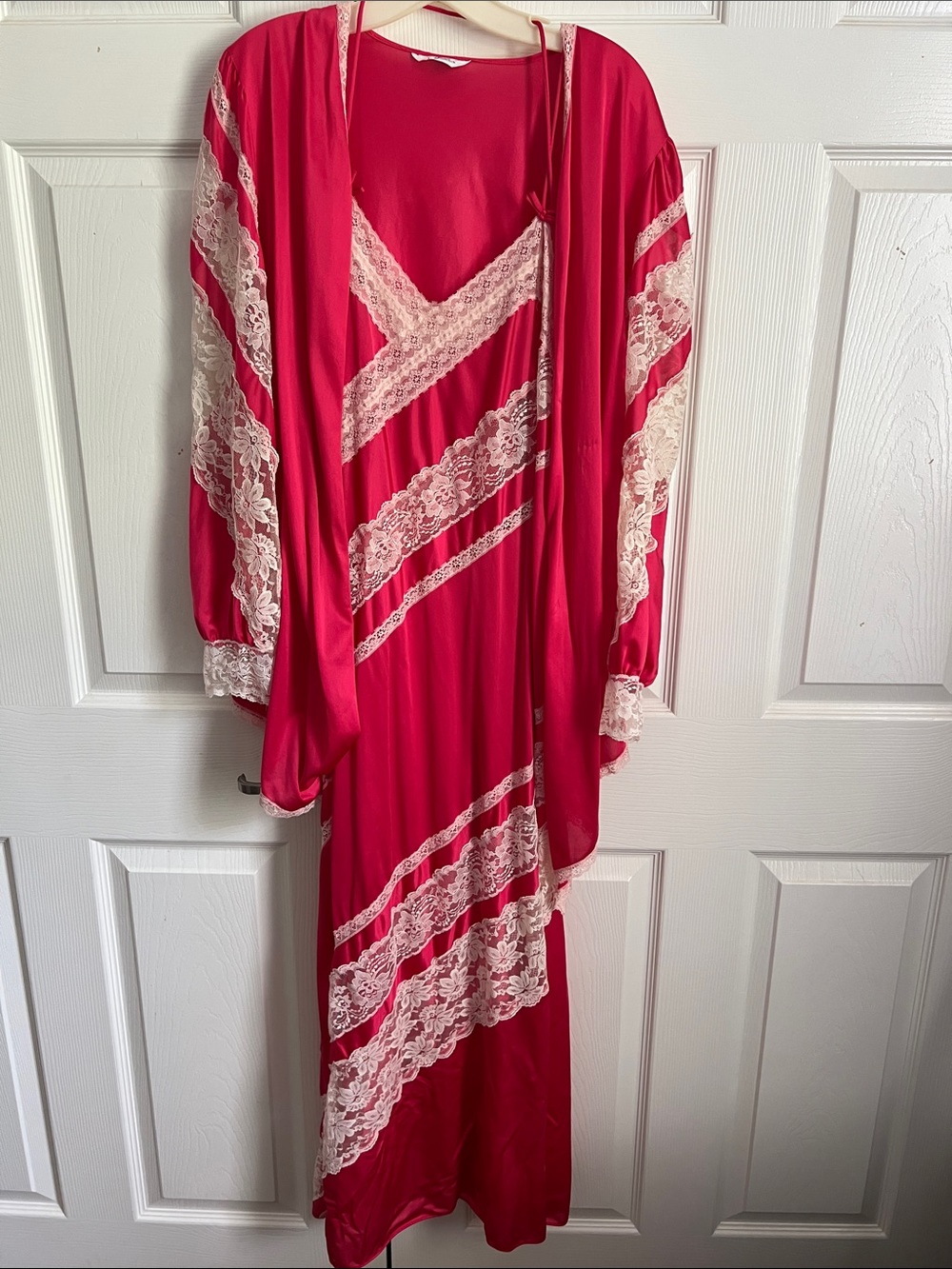 Luxurious Red Lace-Trim Nightgown & Matching Robe Set